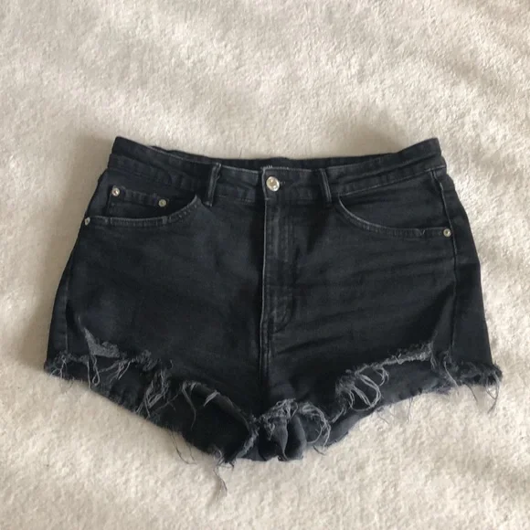 Zara High rise Black jean shorts - Picture 3 of 6